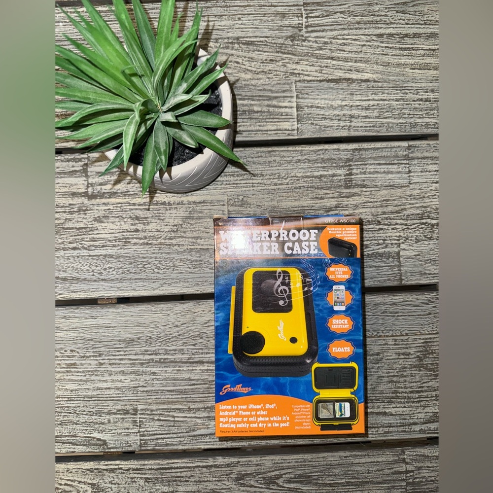 Good Times Portable Waterproof Speaker Case, for Android or Apple Phones